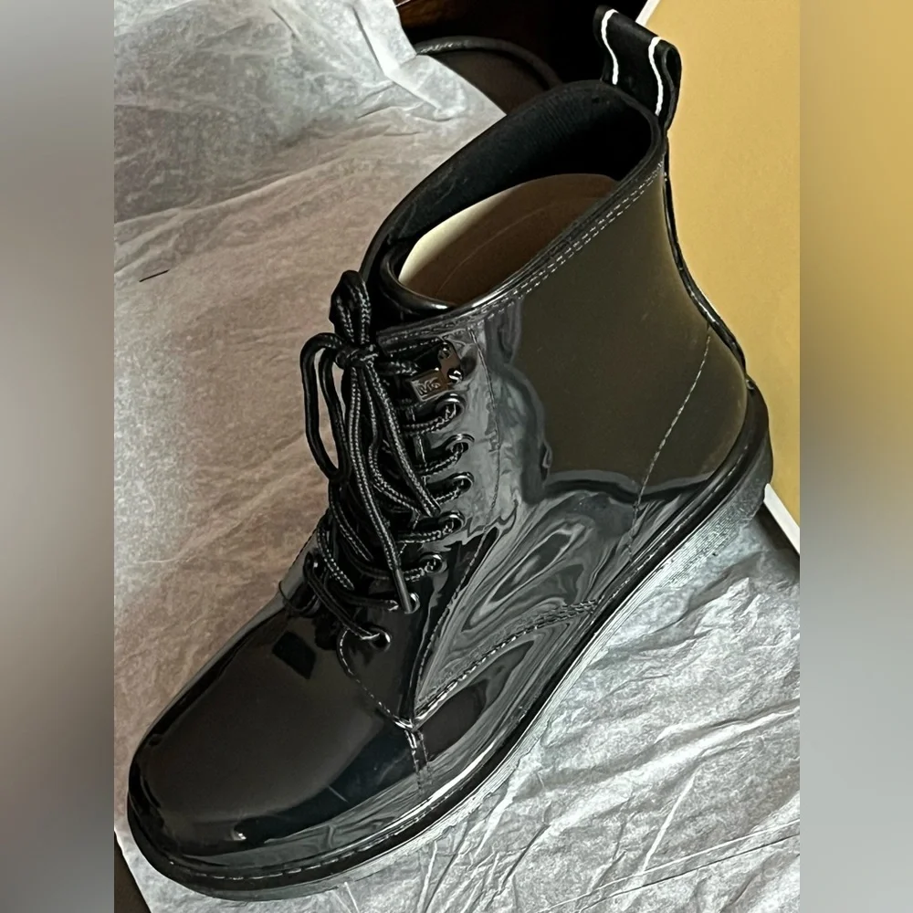 NIB NWT MICHAEL Michael Kors Tavie Combat Rain Boot Water Resistant Size 9 - Picture 7 of 14